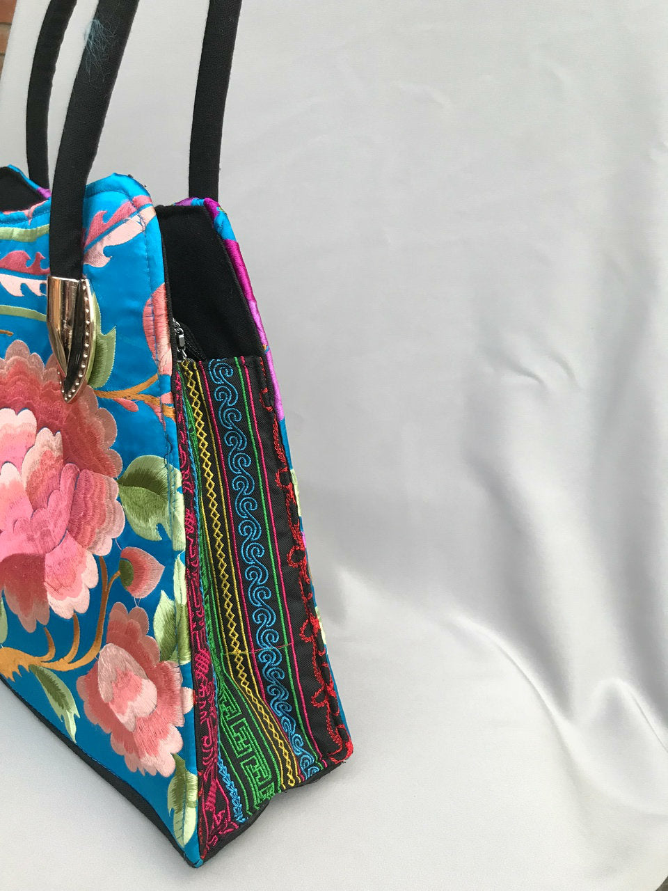 Embroidered Shoulder Purse EP68