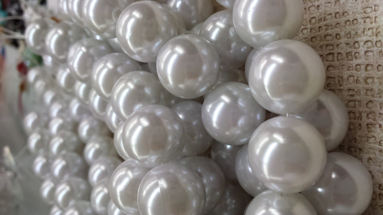 18mm Acrylic Pearls AP24