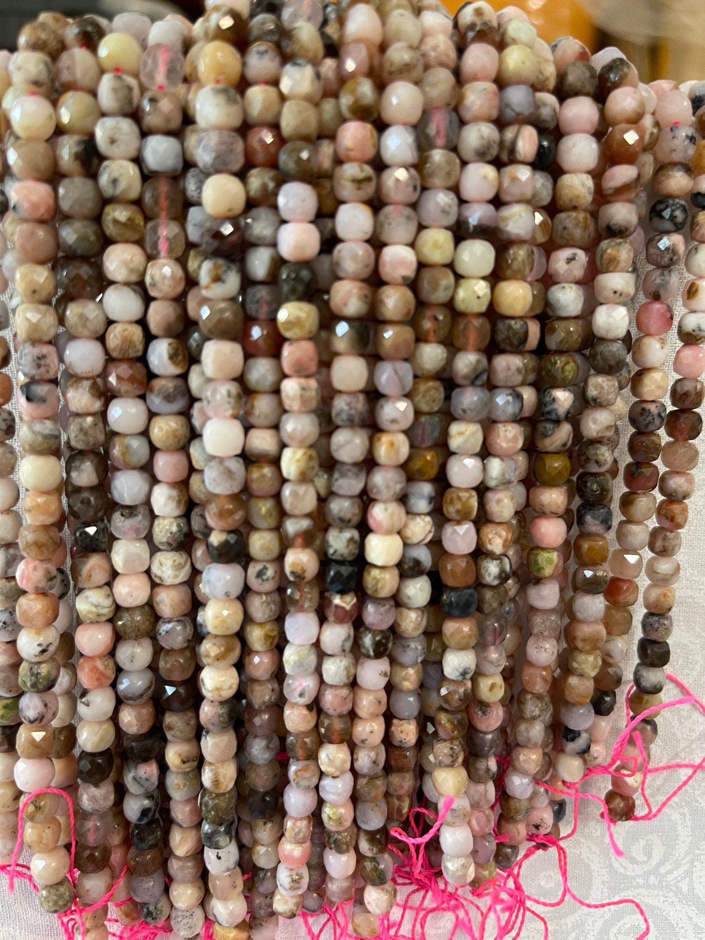 Rhodonite (6 x 6mm faceted cube shape)